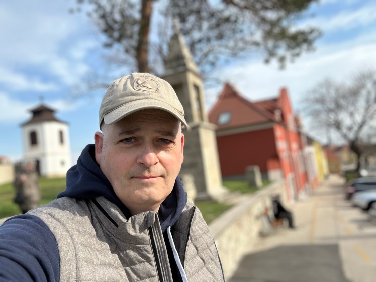 Mert ma, az alkotó ember a modern homeless, az újkori&nbsp;csöves.