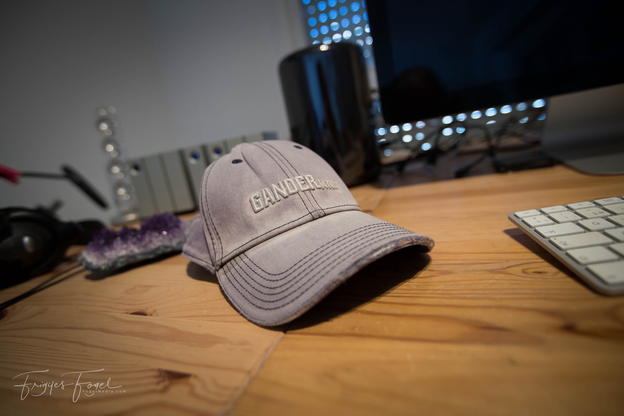 Én marha… Hát ezért. Én marha… Hát ezért.