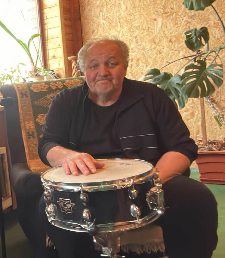 A dévai asztalos üzenete. “Mert ugye a dumából tele a nemzet padlása…&nbsp;“