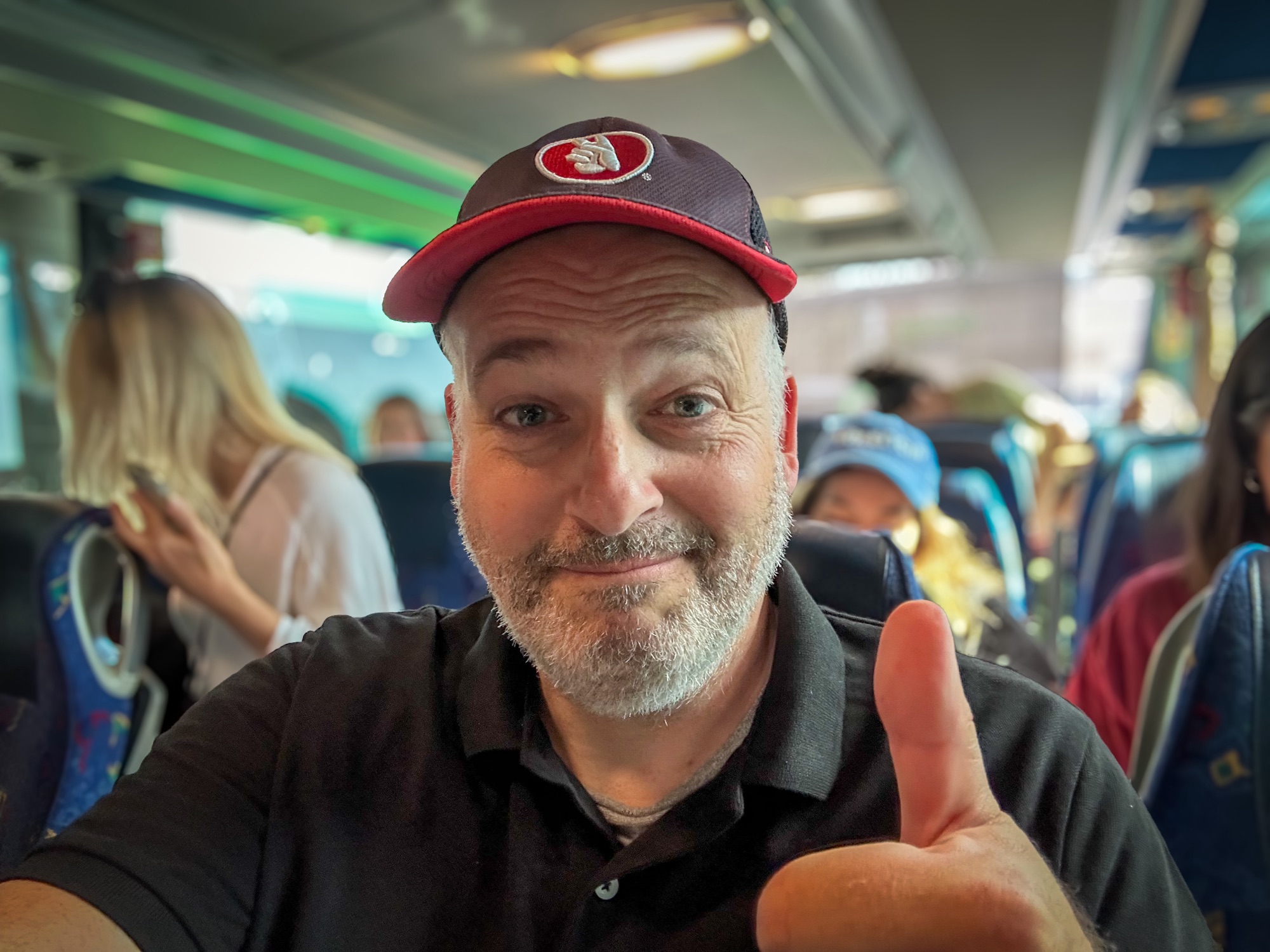 “A kutya is jó dolgában veszik meg”. “A kutya is jó dolgában veszik meg”.