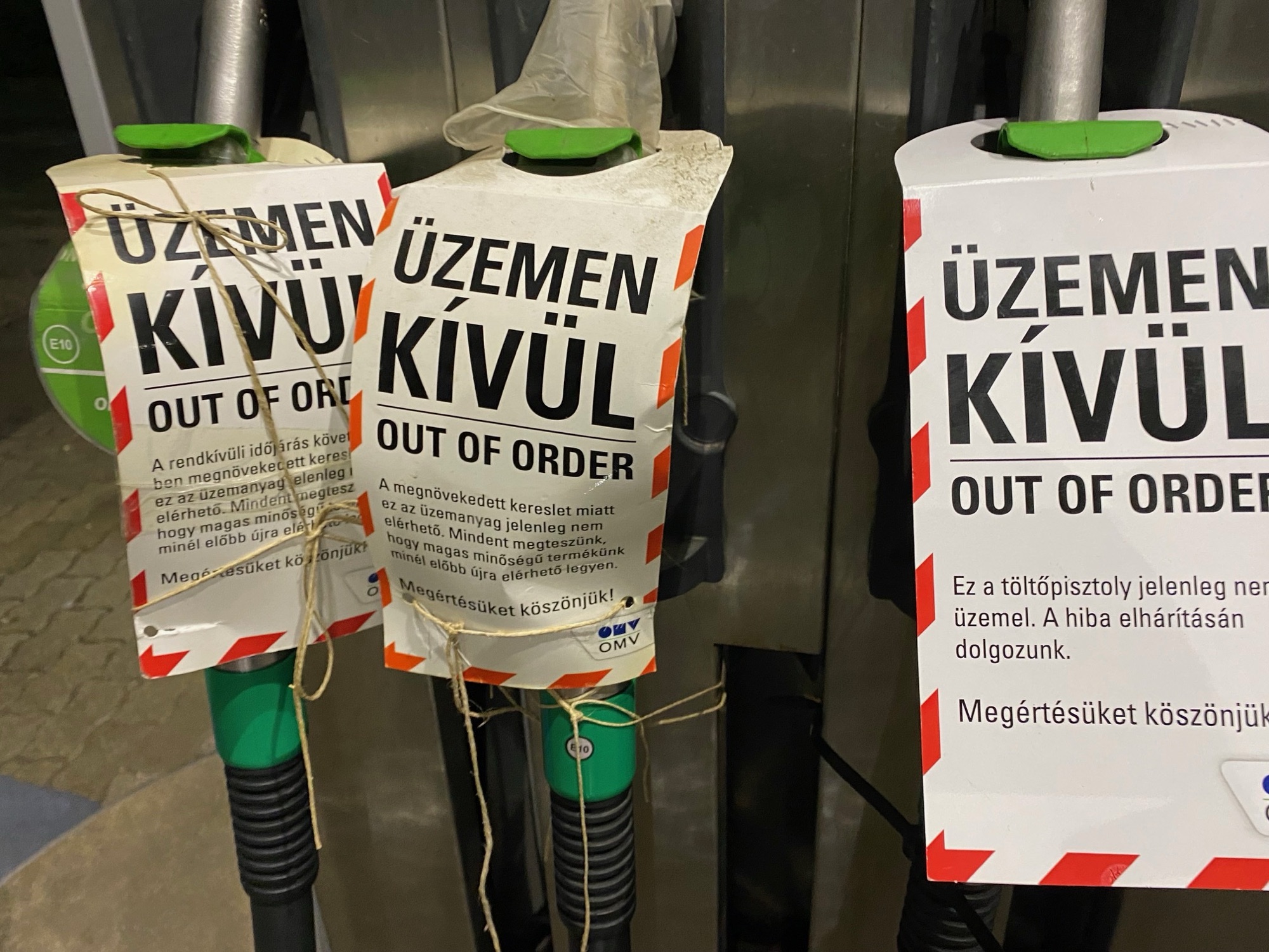 Elfogadtam és megértettem itt, a sivatagi olajkutak buckái között, más kultúrák messzeségében, hogy úgy van az jól -Ti Nektek-, ahogy most&nbsp;van.&nbsp;