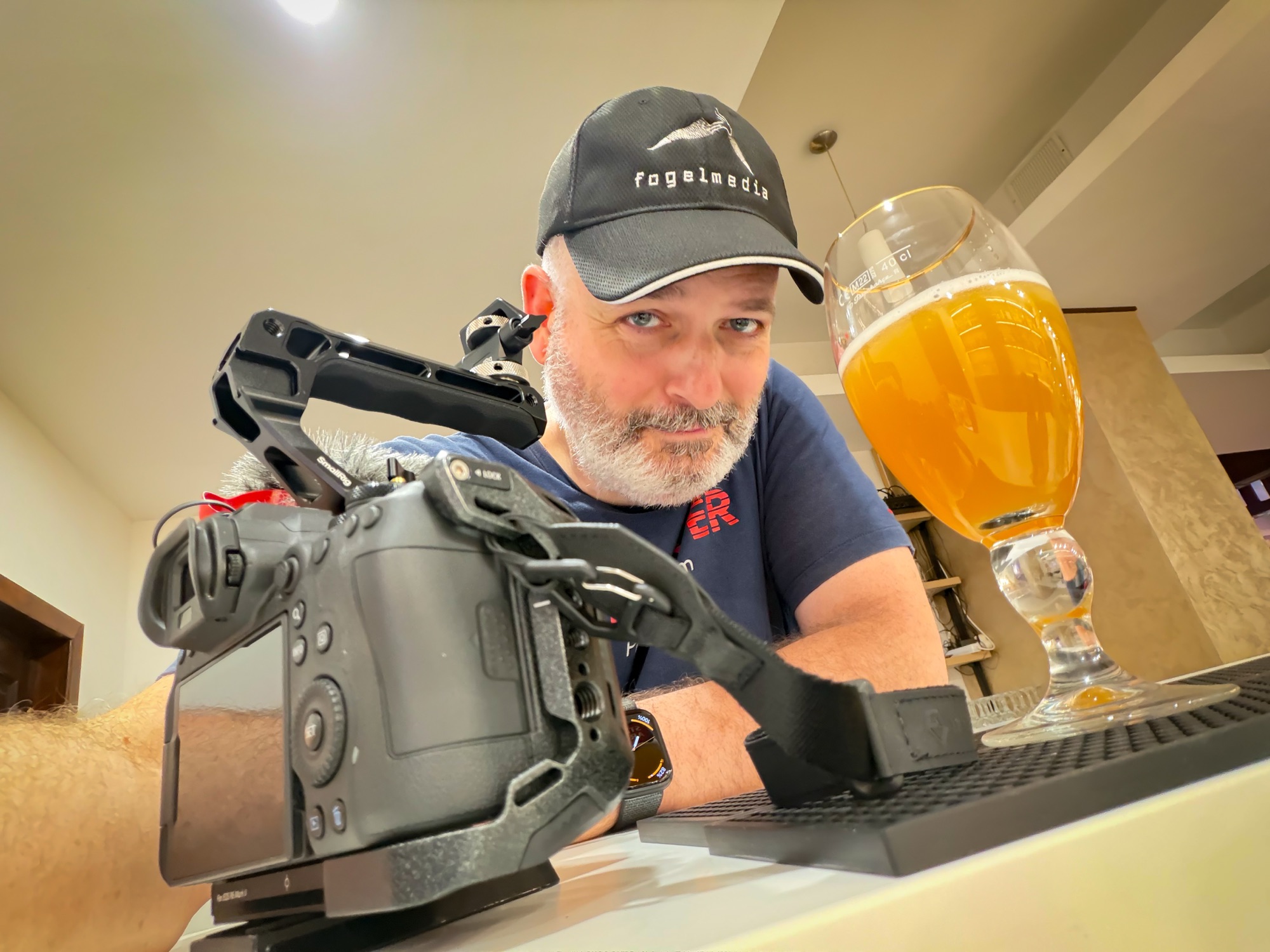 Megint költöznöm kell itt fenn a havasokban… Most egy másik kis hegyi&nbsp;faházikóba…