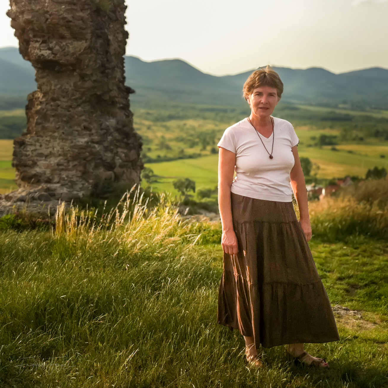 „Növeled a bajt, vagy része leszel a gyógyulásnak.” – kérdezi Gergár Mária Dante szavaival. „Növeled a bajt, vagy része leszel a gyógyulásnak.” – kérdezi Gergár Mária Dante szavaival.